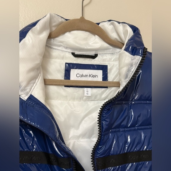 NEW Calvin Klein Sorona Aura Men's Blue Puffer Vest with breathable insulation - Picture 2 of 12